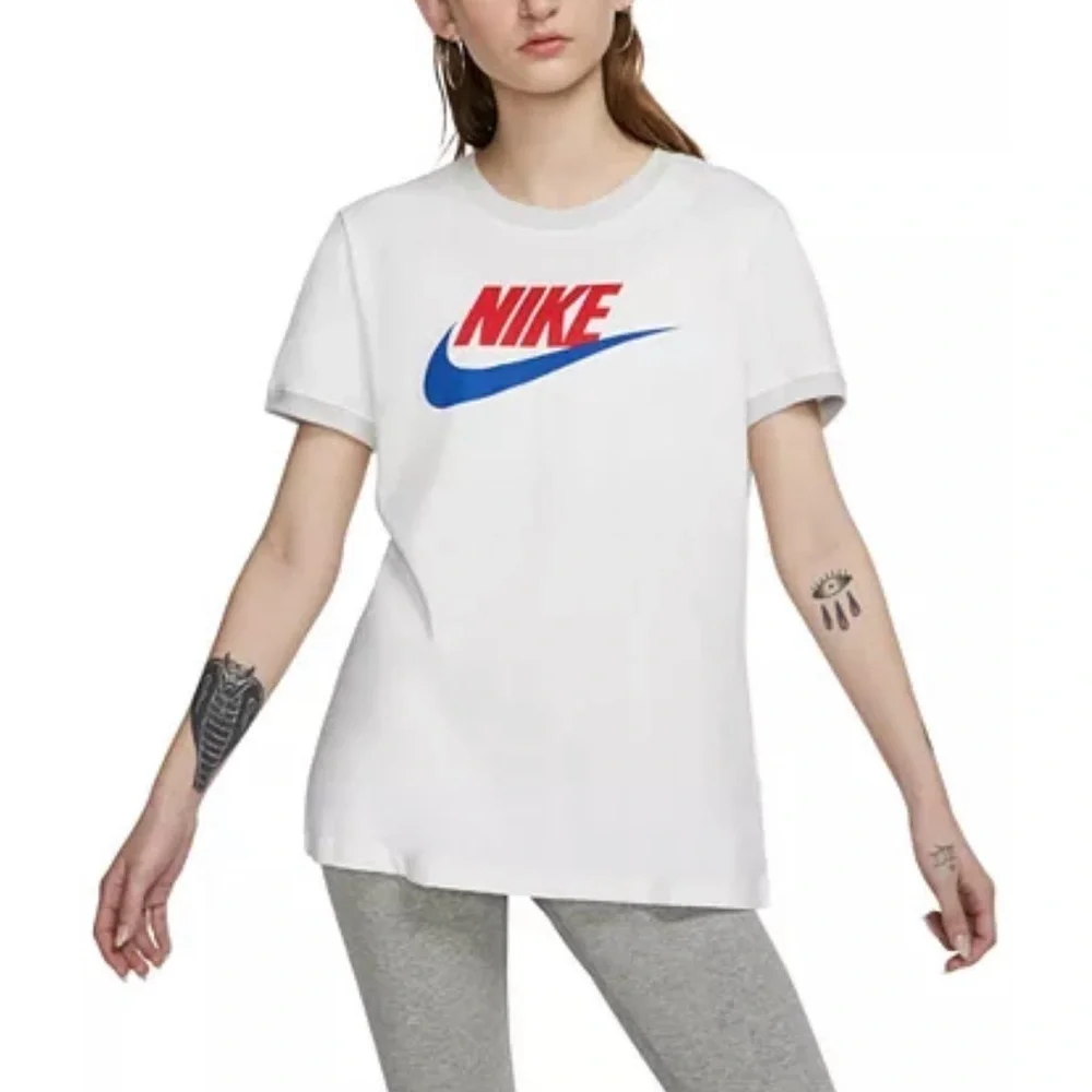 Nike | Women’s White Top